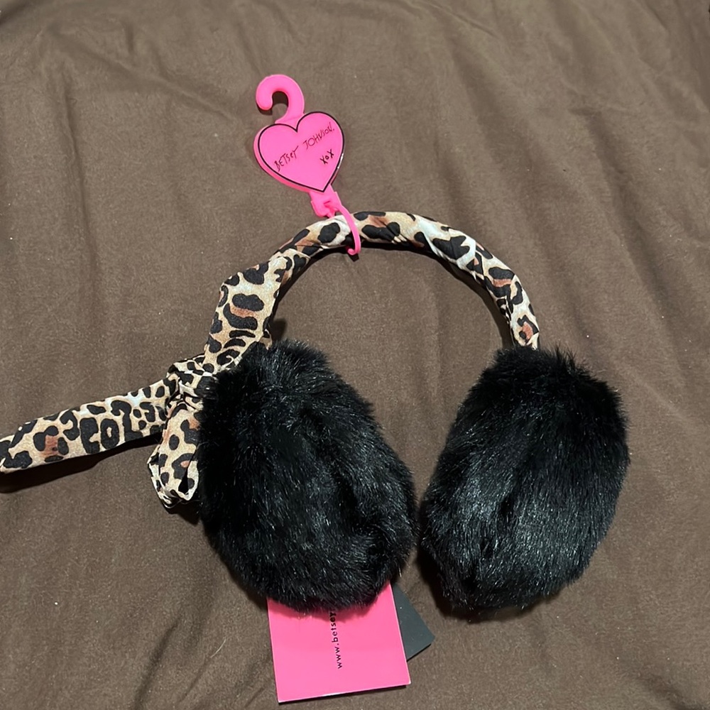 Cute earmuffs!